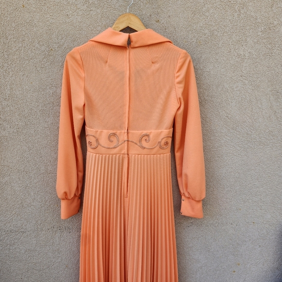 Vintage JC PENNEY Women's Dress US Size Orange Pleated Embroidered Wedding Event - Picture 6 of 11
